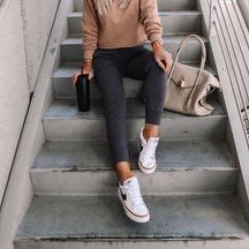 Nike Court Legacy Lift platform Shoes - Picture 9 of 15